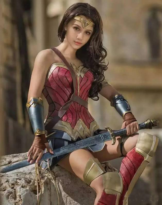 wonder woman cosplay